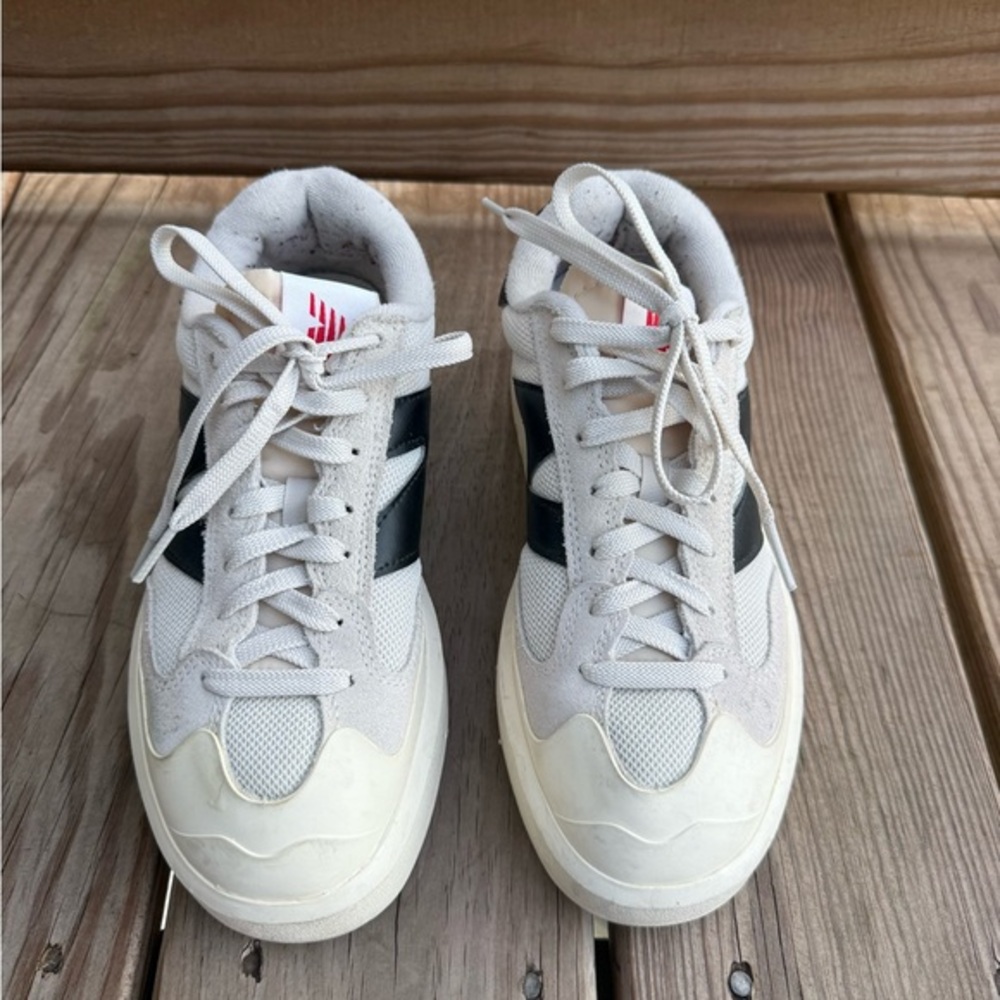 New Balance Men's Sneakers in White and Black